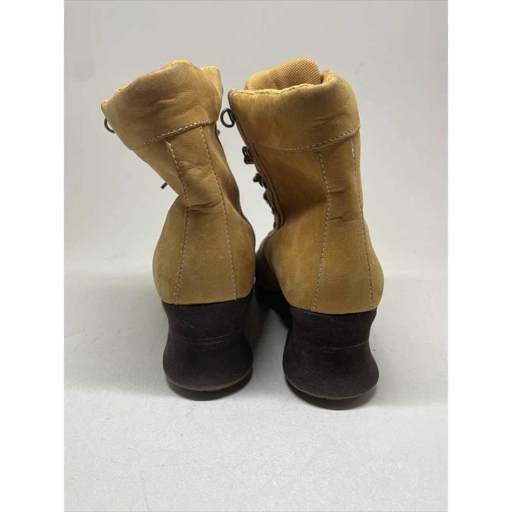 Timberland Women's Boot Wedges Heels‎ Size 7M Brown